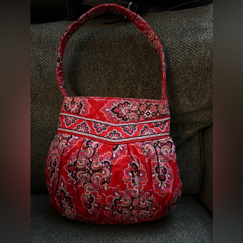 Adorable Vera Bradley cotton handbag in excellent condition.